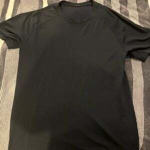 Lululemon Men's navy T-Shirt (Medium)
